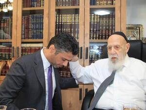 سفير الإمارات بإسرائيل يتلقى بركة "الحاخام الأكبر"