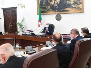 استقالة الحكومة الجزائرية