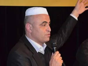 الناشط الحقوقي الجزائري كمال الدين فخار توفي