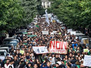 تظاهرة جديدة في الجزائر رفضا للانتخابات الرئاسية