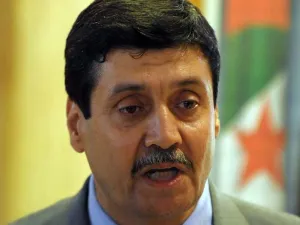 وزير المجاهدين الجزائري طيب زيتوني