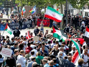 تظاهرة دعما للفلسطينيين واخرى تأييدا لاسرائيل في برلين