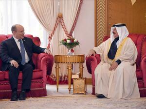 ملك البحرين يستقبل بينيت وولي العهد يقبل دعوة لزيارة إسرائيل