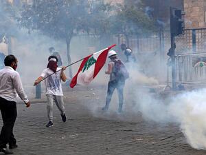 مواجهات بين الامن والمحتجين ببيروت مع ارتفاع حصيلة الانفجار الى 158 قتيلا