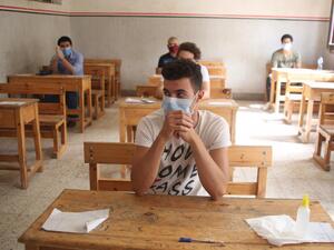 طلاب الثانوية العامة بمصر يبدأون امتحاناتهم في ظل كورونا