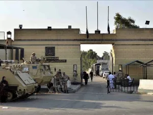 مصر تخلي سبيل عشرات السجناء المعارضين بينهم "إخوان"