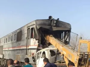ثلاثة قتلى في اصطدام قطار برافعة في مصر