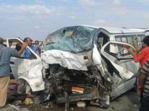 مصر: حادث سير مروع يودي بحياة 11 شخصا بينهم عروسان