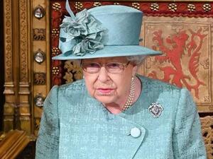 الملكة اليزابيث الثانية