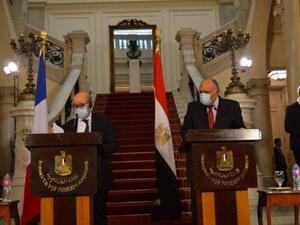 لو دريان يؤكد في القاهرة "احترام فرنسا العميق للإسلام"