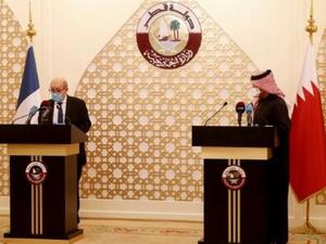 وزير الخارجية الفرنسي جان إيف لودريان يتحدث خلال مؤتمر صحافي مشترك مع نظيره القطري محمد بن عبد الرحمن آل ثاني في الدوحة