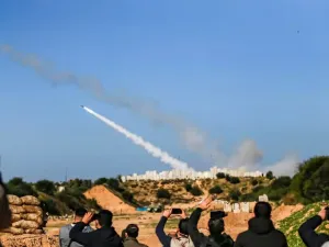 14 فصيلا فلسطينيا تبدأ مناورات بالذخيرة الحية في قطاع غزة