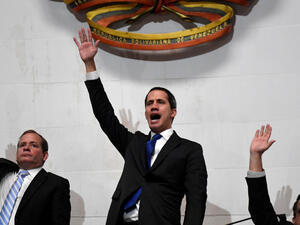 غوايدو يؤيد اليمين رئيسا للبرلمان الفنزويلي لولاية جديدة
