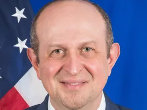 هادي عمرو