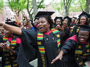 أول حفل تخرج بجامعة هارفرد لطلاب سود