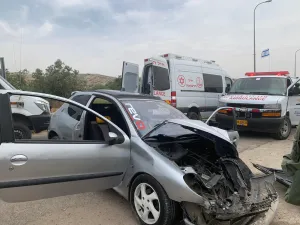 الجيش الاسرائيلي يقتل فلسطينيا قرب الخليل بدعوى تنفيذه عملية دهس
