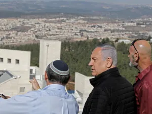 ضغوط لشرعنة البؤر الاستيطانية تسبق الانتخابات الإسرائيلية 