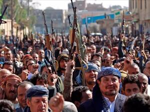 الحوثيون يتظاهرون في صنعاء للتنديد بتصنيفهم منظمة ارهابية