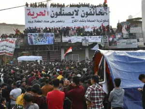 تجدد التظاهرات بالعراق عقب أسبوع من الصدامات الدامية بين المحتجين وأنصار الصدر