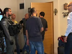 قوات الاحتلال الإسرائيلية تعتقل وزير القدس الفلسطيني