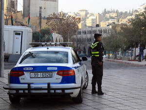 رجال شرطة في عمان