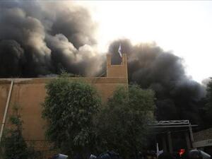 متظاهرون يحرقون مقري الحزبين الحاكمين في كردستان العراق