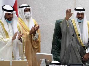أمير الكويت يدعو للوحدة الوطنية قبل الانتخابات