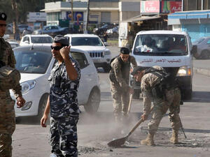 الجيش اللبناني يشرع في إزالة الحواجز 