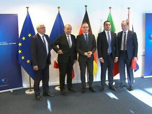 وزراء خارجية بريطانيا وإيطاليا وألمانيا وفرنسا مع مسؤول السياسة الخارجية بالاتحاد الأوروبي