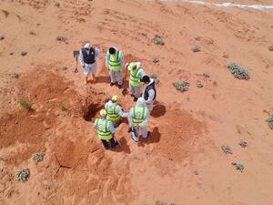 العثور على مقبرتين جماعيتين في مدينة ليبية كانت تحت سيطرة قوات حفتر