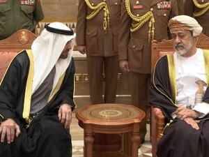 محمد بن زايد يعزي بوفاة قابوس