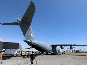 تركيا تجلي مصابين في انفجار مقديشو