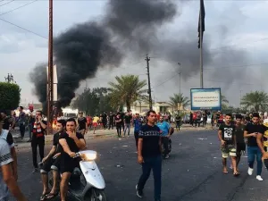 مقتل شرطي عراقي خلال مواجهات مع محتجين في مدينة الناصرية