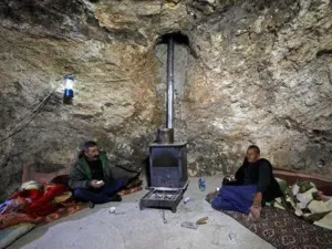 هجمات المستوطنين تطال حتى ساكني الكهوف من الفلسطينيين