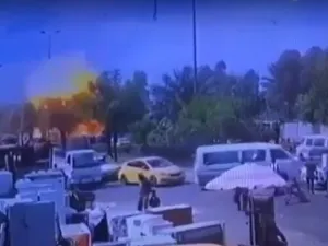 لحظة انفجار السيارة المفخخة بمدينة الصدر في بغداد