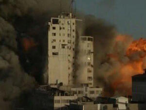 اسرائيل تقصف برج الشروق السكني في غزة