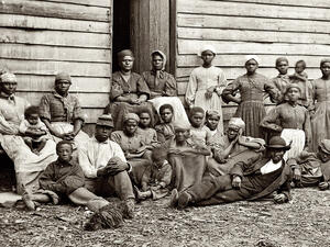 المجتمع الأمريكي من أصل أفريقي يشكل 13,4 في بالمئة من السكان