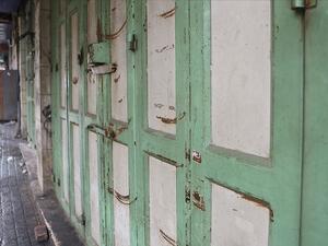 إضراب في الضفة والمدن العربية في إسرائيل تضامنا مع غزة