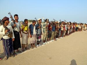 الحوثيون ينذرون شركات النفط لمغادرة السعودية والإمارات