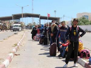 إعادة فتح المنافذ البرية بين ليبيا وتونس بعد غلق دام 8 أشهر