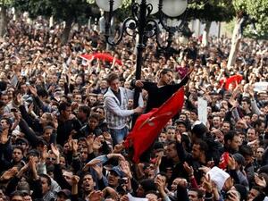 تونس تعلن الحصيلة الرسمية لضحايا الثورة: 129 قتيلا و634 جريحا