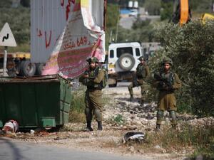 الجيش الاسرائيلي يُنكّل بقرية فلسطينية انتقاما لمقتل جندي