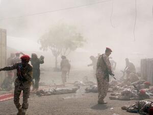 هادي يدعو الجيش للاستعداد بعد مجزرة المسجد