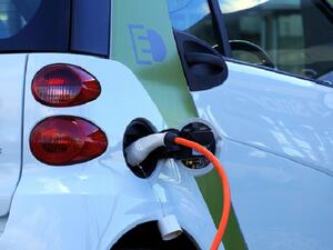 Electric Vehicles to Dent Climate Change, Oil Dependency