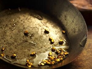 Gold Prices Unchanged As Investors Awaited US Consumer Price Data for Direction