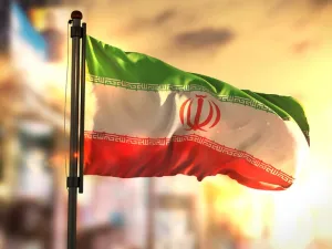 إيران عازمة على خفض التزامها بموجب الاتفاق النووي حتى تحصل على حماية من العقوبات على مبيعات النفط والتعاملات المصرفية