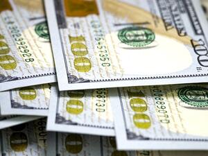 US Dollar Weakens Amid Gloomy Data