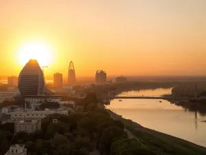 شرعت وزارة المالية والتخطيط الاقتصادي في تنفيذ برنامج للتخفيف من كلفة المعيشة، التي تشكل الهاجس الأكبر لدي السودانيين