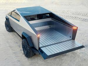 إيلون ماسك يريد صنع سيارة تيسلا عسكرية!