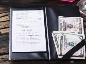 IHOP Waitress Gets an Early Christmas Gift by a Group Leaving Her $1,200 Tip